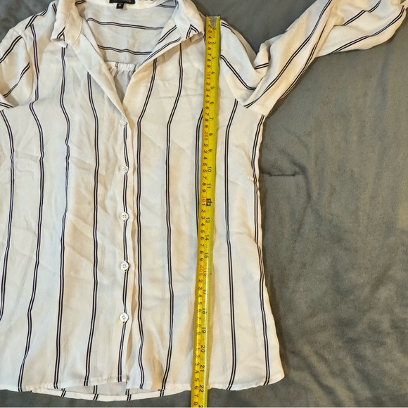 Dynamite White and Black Notched Collar Button Down Shirt
#1050 - Picture 3 of 6